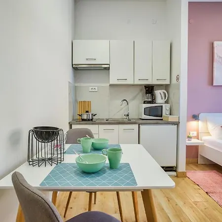 Center Amphitheater بولا