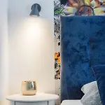 Center Amphitheater Apartment *