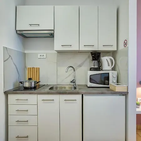 Center Amphitheater 아파트 풀라