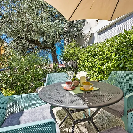 아파트 Center Amphitheater