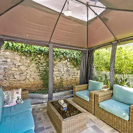 Center Amphitheater 普拉