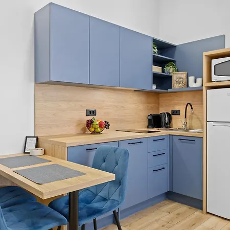 Center Amphitheater *