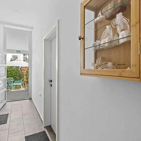 아파트 Center Amphitheater 풀라