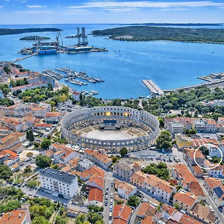 Center Amphitheater *