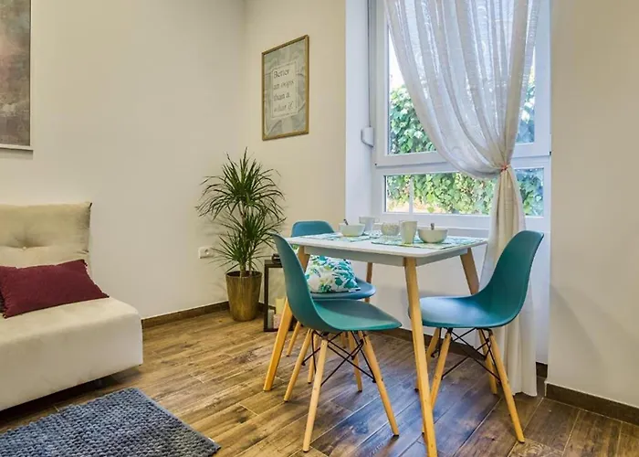 Center Amphitheater *